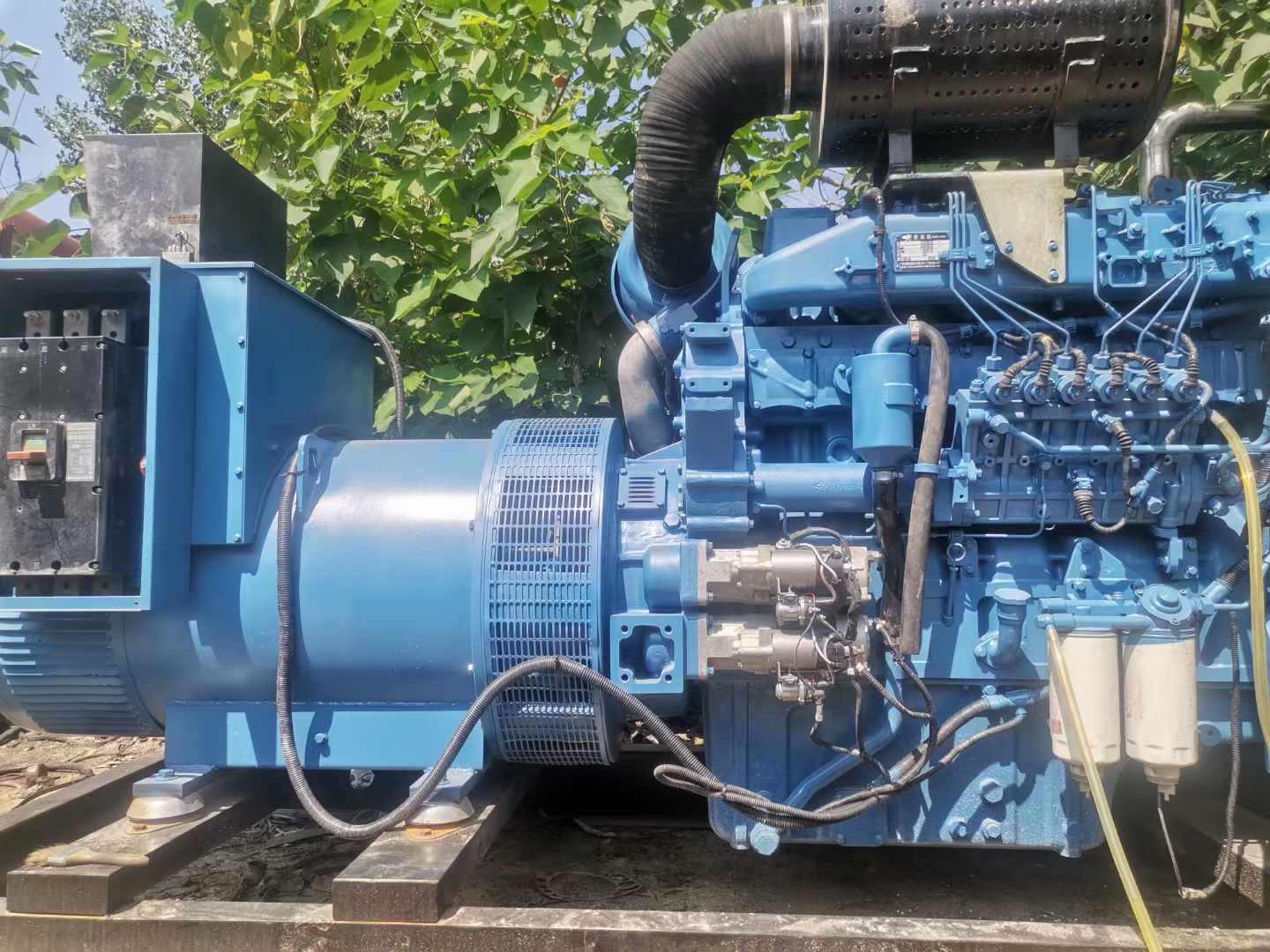 福绵详细说明降低 800kW 柴油发电机输出电流波动的方法
